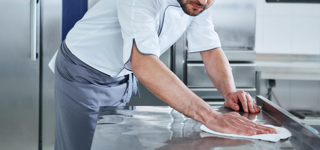 Cómo mantener la cocina de aluminio limpia