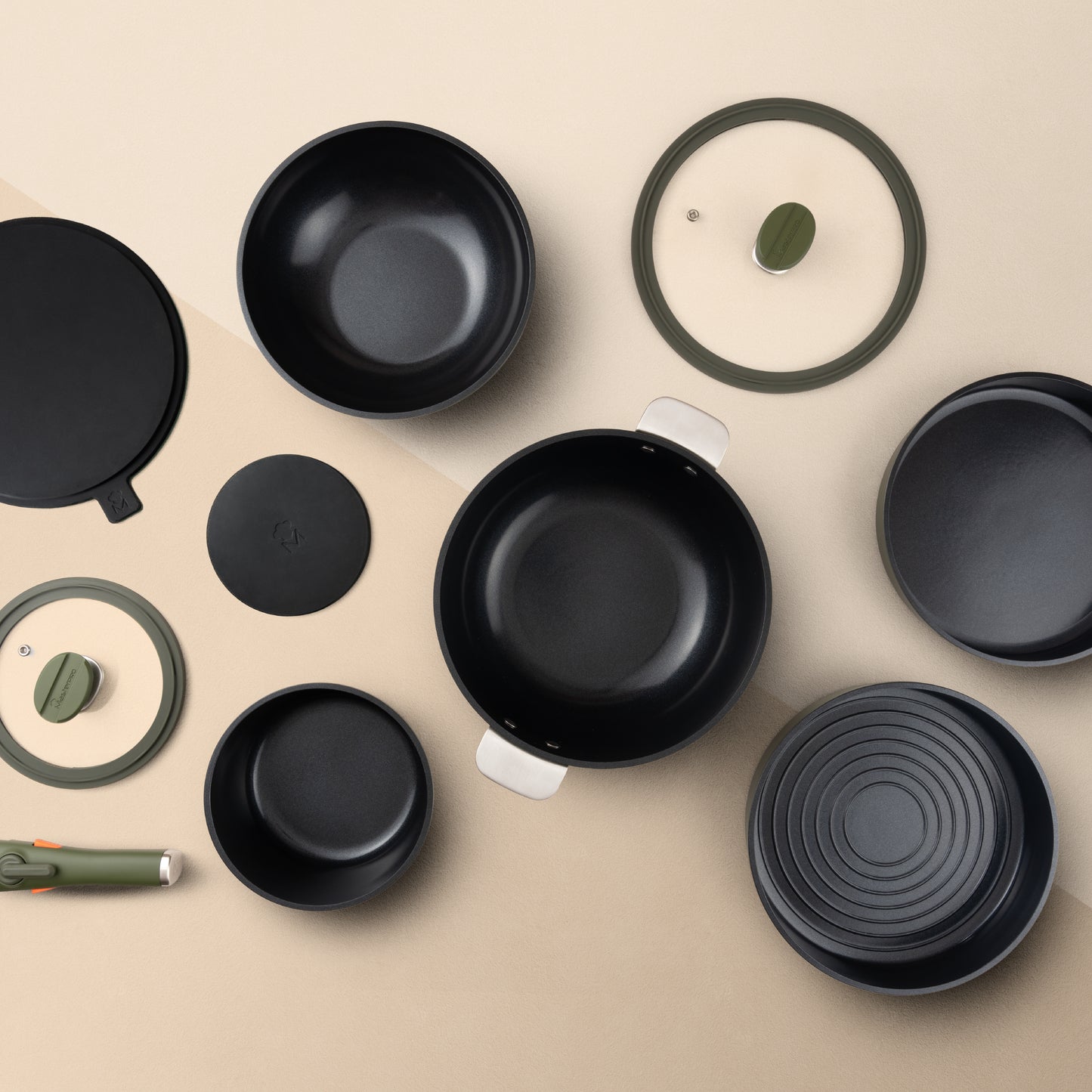 Batería de cocina de 10 piezas MasterPRO apilable de aluminio fundido - Share & Play
