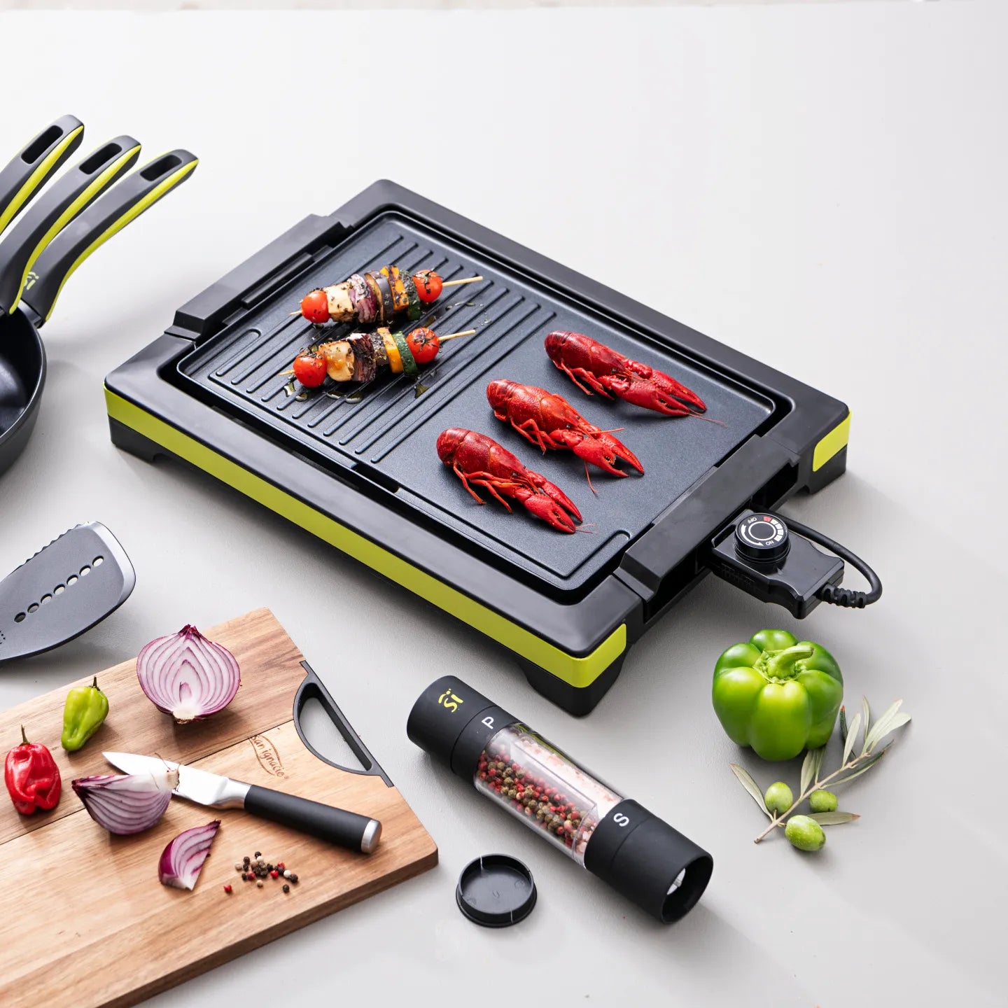 Plancha eléctrica grill Bergner de 2000W 37x24.5cm - XTRA