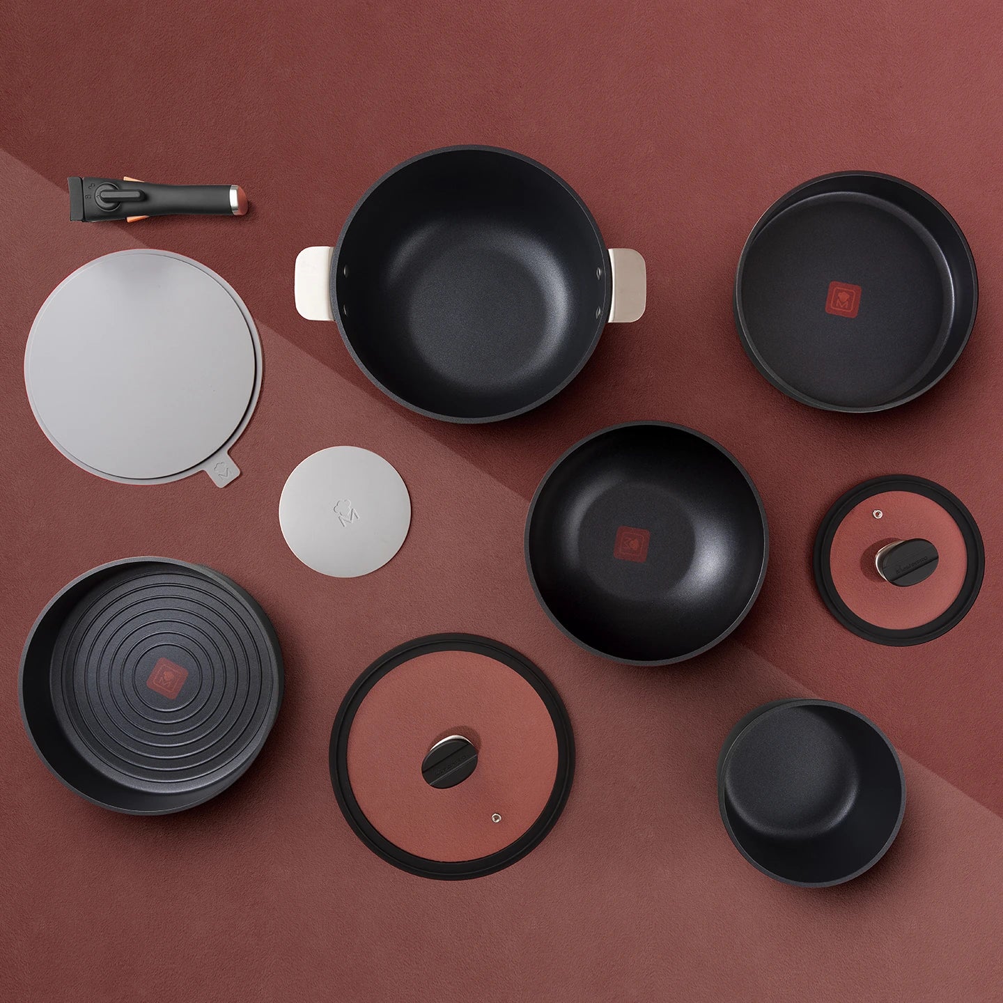 Batería de cocina 10 piezas MasterPRO apilable de aluminio fundido con Thermo Control - Share & Play - Black