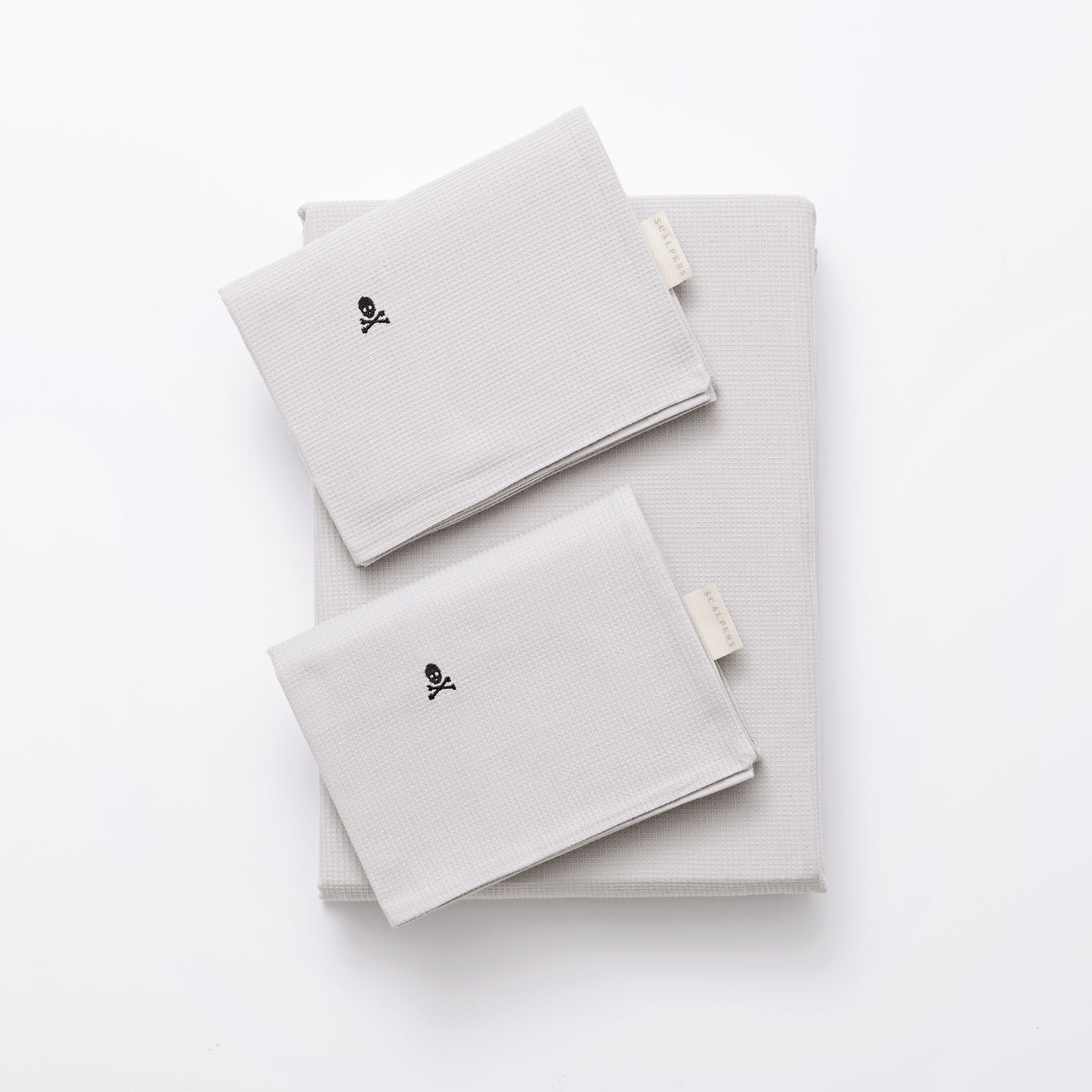 SET CAMA WAFFLE (FUNDA NORDICA 260X240CM + FUNDA ALMOHADA (X2)50X105CM) 100% ALGODÓN 144GSM GRIS WAFFLE CIERRE DE BOTONE SHAZE SCALPERS HOME SC