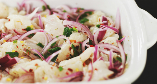 CEVICHE DE CHUCHECA CON AIRE DE MARACUYÁ