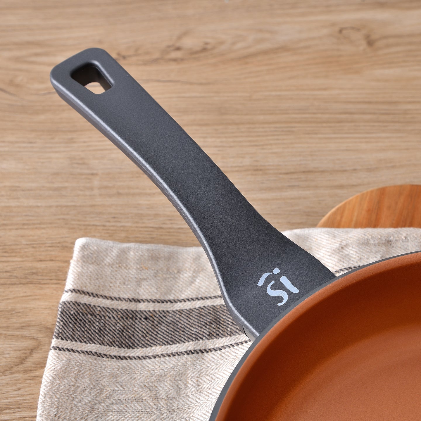 Wok y sartén grill San Ignacio de aluminio forjado - Bronze (3)