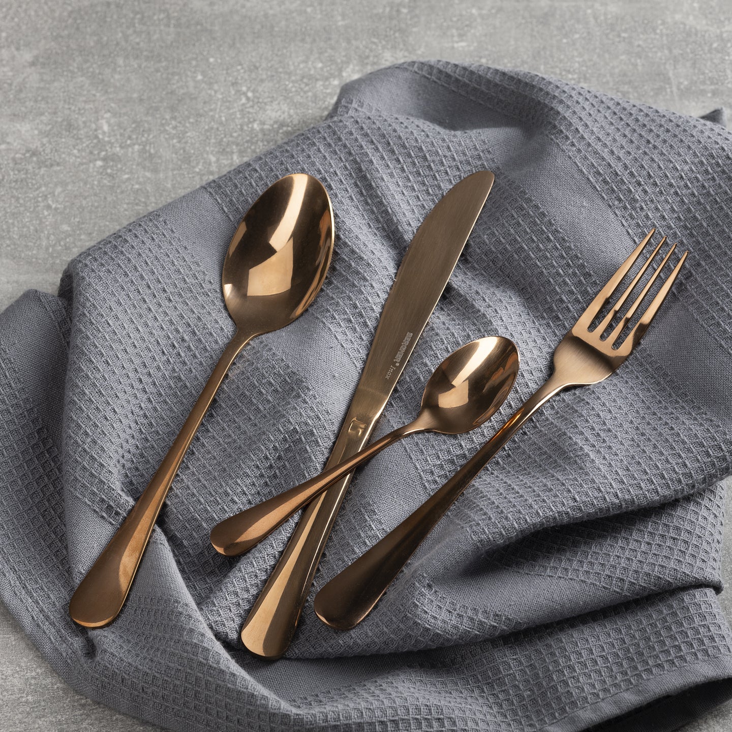 Cubertería de 16 piezas Bergner de acero inoxidable - Copper (1)