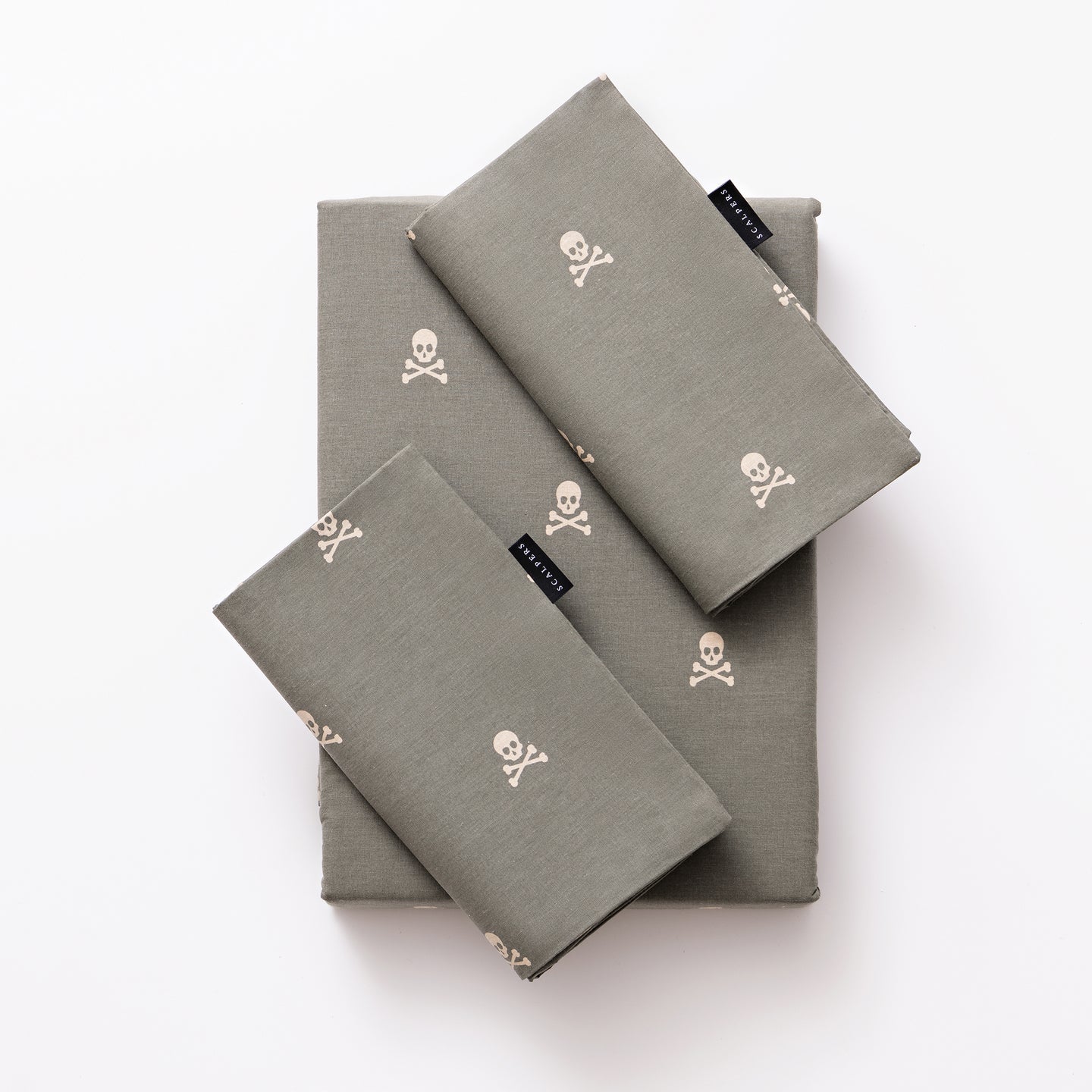 SET CAMA CALAVERA 2PC (FUNDA NÓRDICA 250X230CM + FUNDA ALMOHADA (X2)50X85CM) 100% ALGODÓN 144TC BEIGE & KHAKHI CALAVERAS 365 SCALPERS HOME SC