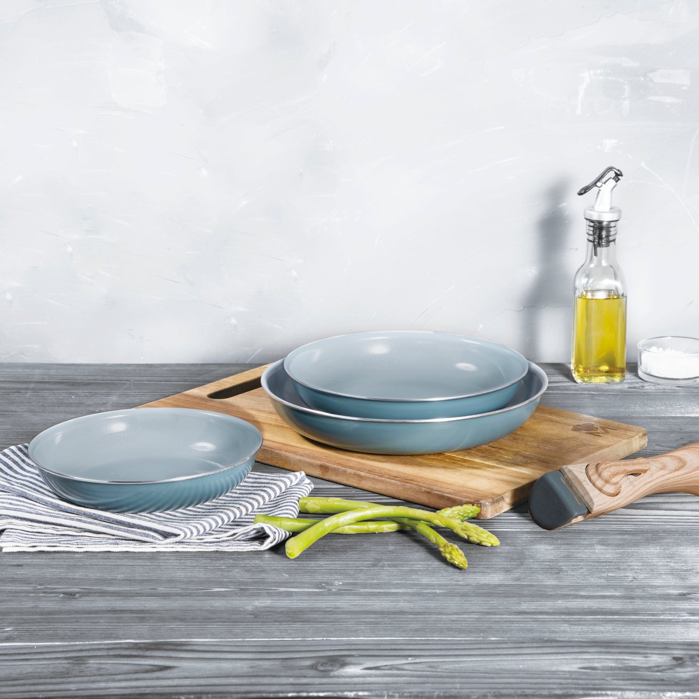 Juego de 3 sartenes de 18, 20 y 24 cm con mango extraíble Bergner de aluminio prensado verde - Click & Cook (1)