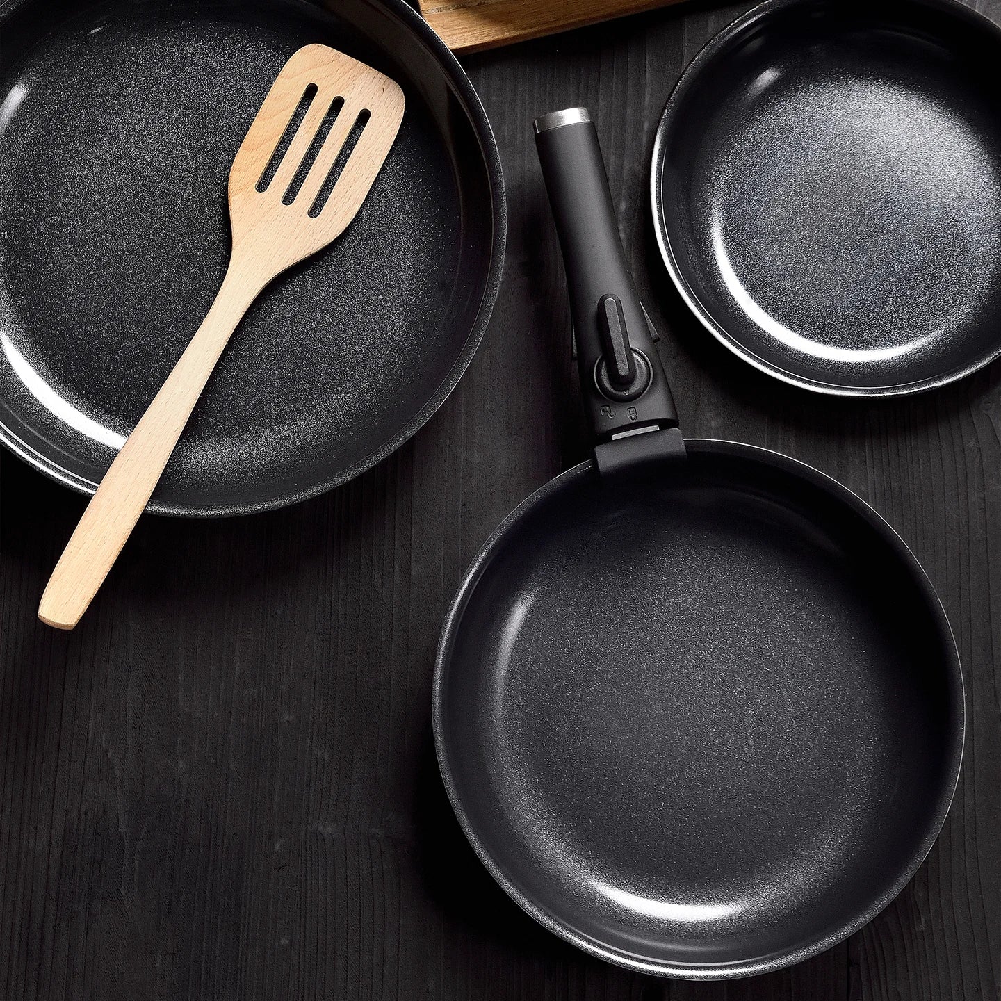 Juego de 3 sartenes + 1 Mango desmontable LEGACY - MasterPRO