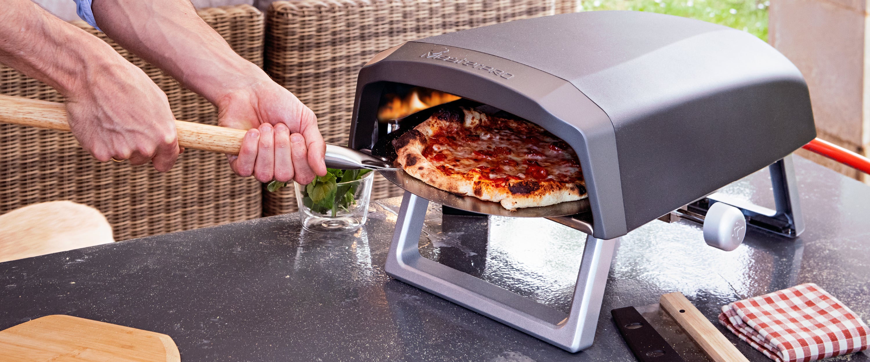 Cargar video: Pizza Oven MasterPRO