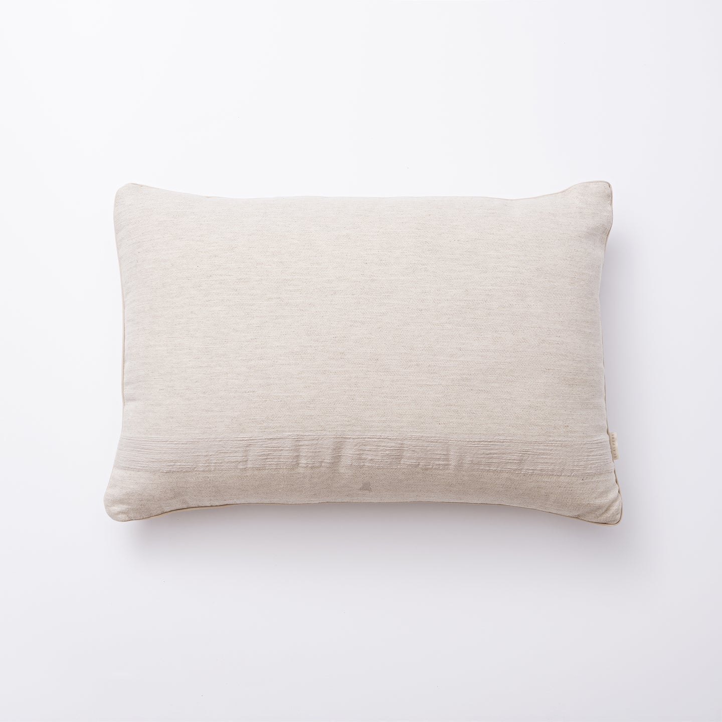 COJIN CON BANDA 50X75CM 60%ALGODÓN 20%LINO 20%TENCEL 360GMS RELLENO 400GR LOGO BORDADO CIERRE DE BOTÓN HAZE SCALPERS HOME SC