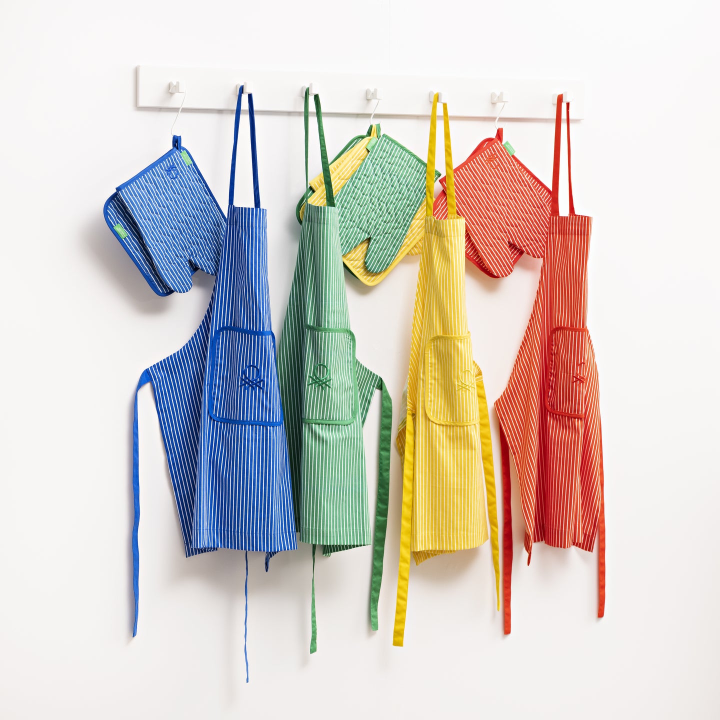 Delantal con manopla de horno y agarrador Benetton - Rainbow rayas (1)